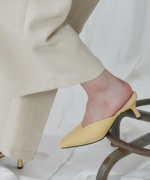 Firsthand（ファーストハンド）の「Firsthand/ファーストハンド ポインテッドトゥ レザーミュール/ポインテッドトゥ レザーミュール（パンプス・レディース・ブラック/クリーム・S/M/L）」の14枚目の写真