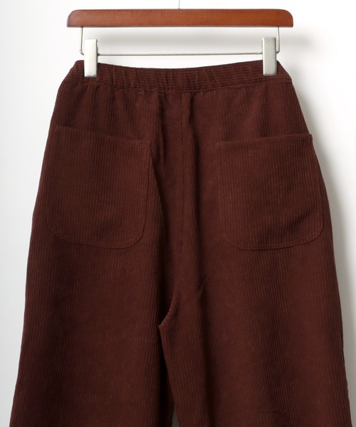 Lazar（ラザル）の「Wide silhouette Corduroy Balloon Pants/セットアップ対応 ワイドシルエット コーデュロイ バルーンパンツ/イージーパンツ（チノパンツ・メンズ・ブラック/ブラウン/カーキ/アイボリー・LL/L/M）」の16枚目の写真
