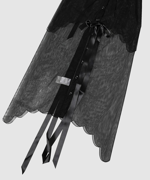 Simone Rocha（シモーネロシャ）の「TIERED SCALLOP DRESS W/ BOW DETAIL & BEADING（ドレス・レディース・ベージュ系その他/ブラック系その他・6）」の4枚目の写真