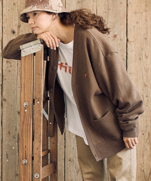 UN-FILLED(アンフィルド)の「mcg3135-Gerbera one point stitched Cardigan カーディガン(カーディガン/ボレロ・メンズ・ブラウン/ブラック/グリーン・XL/L/M)」の13枚目の写真