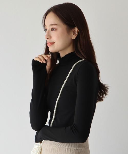 BLUEEAST（ブルーイースト）の「サムホールタートルネックカットソー（Tシャツ/カットソー・レディース・ホワイト/ブラック/ベージュ/ブラウン/ピンク/ブルー/ボルドー・MEDIUM）」の8枚目の写真