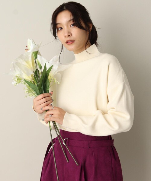 ITS'DEMO(イッツデモ)の「【洗濯機OK/吸湿発熱/網目しっかりミラノリブ】リブハイネックニット(ニット/セーター・レディース・オフホワイト/ブルー/ブラック/イエロー・00)」の2枚目の写真