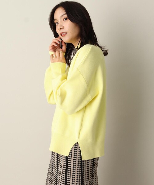 ITS'DEMO(イッツデモ)の「【洗濯機OK/吸湿発熱/網目しっかりミラノリブ】リブハイネックニット(ニット/セーター・レディース・オフホワイト/ブルー/ブラック/イエロー・00)」の21枚目の写真