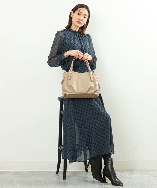 MK MICHEL KLEIN(エムケーミッシェルクラン)の「【2WAY】カウレザータックデザイントートバッグ(トートバッグ・レディース・ベージュ/ブラック・00)」の15枚目の写真