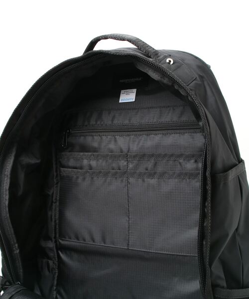 INDISPENSABLE (インディスペンサブル)の「INDISPENSABLE BACKPACK BRILL+ ECONYL(バックパック/リュック・メンズ・ブラック・FREE)」の5枚目の写真