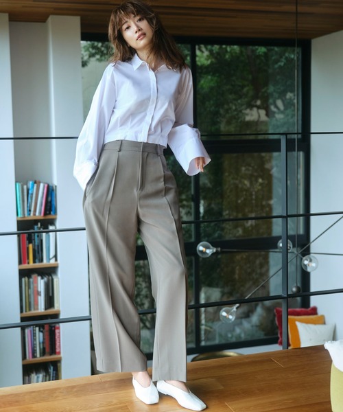 emmi（エミ）の「【emmi atelier】ウエーブカットバブーシュ（パンプス・レディース・ホワイト・22.5cm/23.5cm/24.5cm）」の3枚目の写真