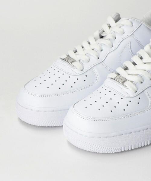 NIKE（ナイキ）の「＜NIKE＞ AIRFORCE 1 07/エアフォース1（スニーカー・メンズ・ホワイト/ブラック・26.5cm/27cm/27.5cm/28cm/28.5cm/29cm/26cm）」の4枚目の写真