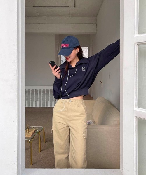 SONA（ソナ）の「SONA ASH刺繍セミクロップトレーナー（スウェット・レディース・ネイビー/グレー系その他・FREE）」の8枚目の写真