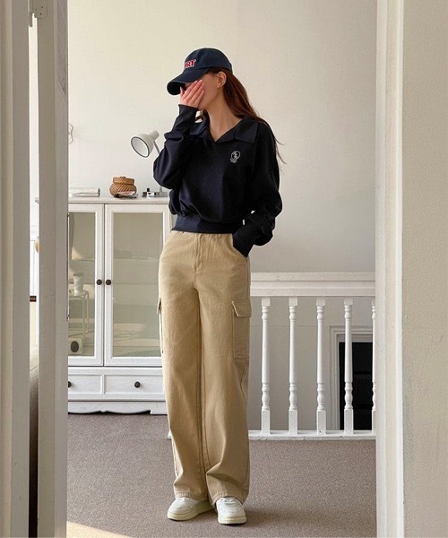 SONA（ソナ）の「SONA ASH刺繍セミクロップトレーナー（スウェット・レディース・ネイビー/グレー系その他・FREE）」の4枚目の写真