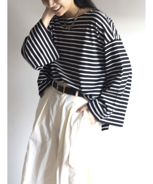 Yucca(ユッカ)の「ボーダーフレアスリーブT(Tシャツ/カットソー・レディース・ブラック/オフホワイト/ピンク・FREE)」の3枚目の写真