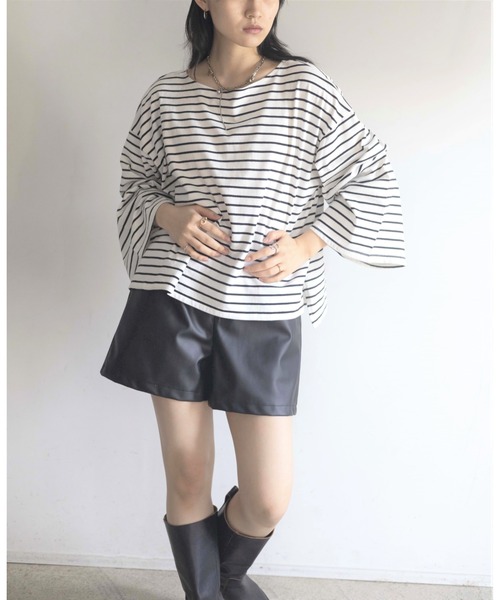 Yucca(ユッカ)の「ボーダーフレアスリーブT(Tシャツ/カットソー・レディース・ブラック/オフホワイト/ピンク・FREE)」の8枚目の写真