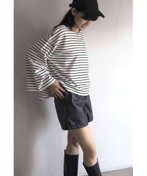 Yucca(ユッカ)の「ボーダーフレアスリーブT(Tシャツ/カットソー・レディース・ブラック/オフホワイト/ピンク・FREE)」の10枚目の写真