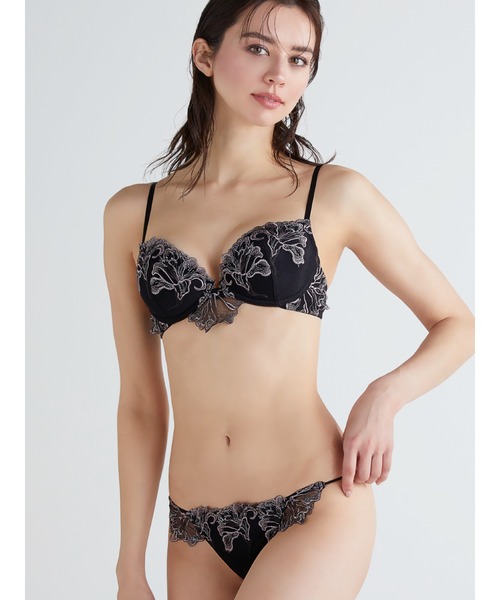 Ravijour（ラヴィジュール）の「ウィングリリー ビューティーリフト