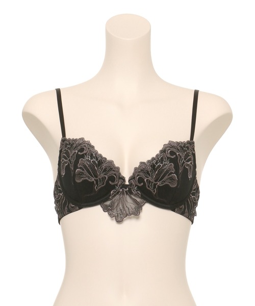 Ravijour（ラヴィジュール）の「ウィングリリー ビューティー