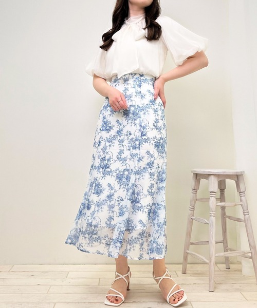 INGNI(イング)の「モノトーン花柄シアーBACKレースUPマーメイドスカート(スカート・レディース・ホワイト×ネイビー/ホワイト×ブラック・FREE)」の13枚目の写真