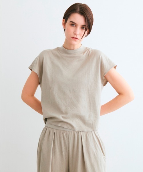 three dots(スリードッツ)の「ダブルガーゼ モックネックTシャツ(Tシャツ/カットソー・レディース・ホワイト/グリーン系その他/ブルー系その他/ブラック系その他/ブラック/レッド系その他・SMALL/MEDIUM)」の4枚目の写真