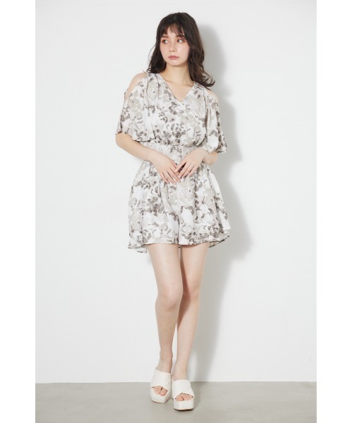 rienda（リエンダ）の「スリットスリーブカシュクールロンパース 夏服（つなぎ/オールインワン・レディース・ライトグレー/ベージュ系その他/ブラック/ブラック系その他・SMALL/MEDIUM）」の16枚目の写真