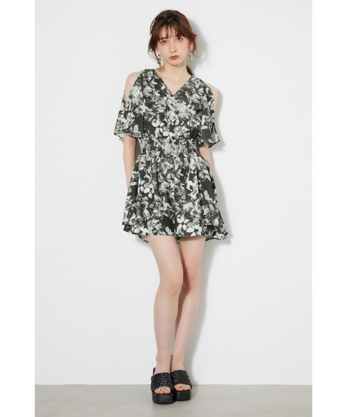 rienda（リエンダ）の「スリットスリーブカシュクールロンパース 夏服（つなぎ/オールインワン・レディース・ライトグレー/ベージュ系その他/ブラック/ブラック系その他・SMALL/MEDIUM）」の7枚目の写真