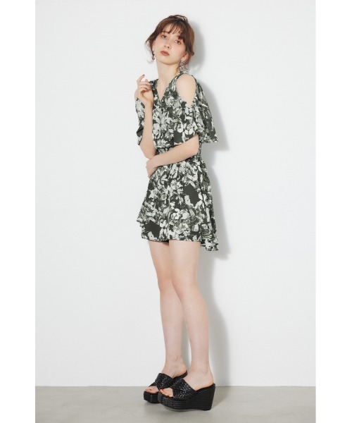 rienda（リエンダ）の「スリットスリーブカシュクールロンパース 夏服（つなぎ/オールインワン・レディース・ライトグレー/ベージュ系その他/ブラック/ブラック系その他・SMALL/MEDIUM）」の8枚目の写真