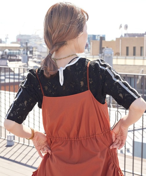 w closet(ダブルクローゼット)の「袖ラインレースプルオーバー(Tシャツ/カットソー・レディース・オフホワイト/ブラック/ブルー・FREE)」の18枚目の写真