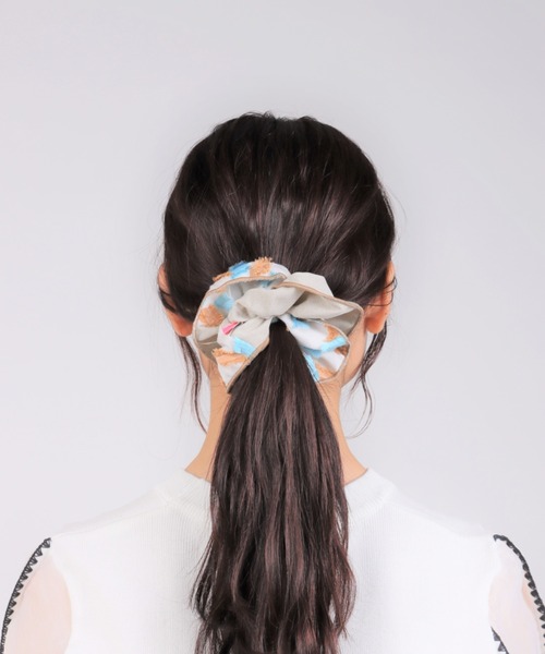 Three Four Time（ｽﾘｰﾌｫｰﾀｲﾑ）の「POLS×Ｆlourl　播州織コンビシュシュ（シュシュ・レディース・ブラウン/ベージュ/アイボリー・FREE）」の3枚目の写真