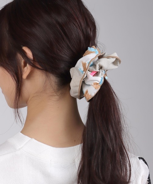 Three Four Time（ｽﾘｰﾌｫｰﾀｲﾑ）の「POLS×Ｆlourl　播州織コンビシュシュ（シュシュ・レディース・ブラウン/ベージュ/アイボリー・FREE）」の9枚目の写真