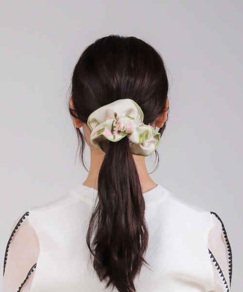 Three Four Time（ｽﾘｰﾌｫｰﾀｲﾑ）の「POLS×Ｆlourl　播州織コンビシュシュ（シュシュ・レディース・ブラウン/ベージュ/アイボリー・FREE）」の11枚目の写真