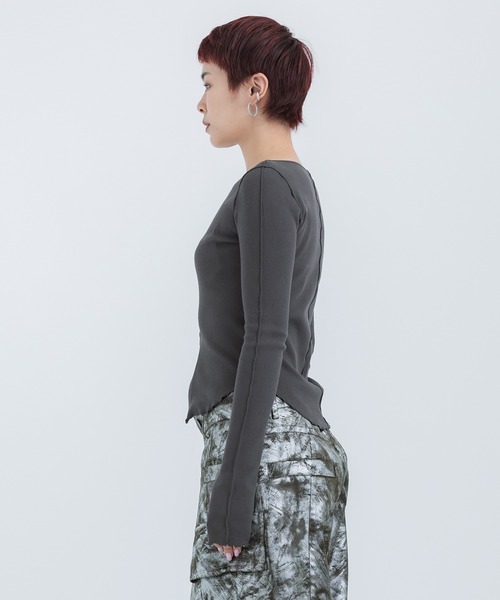 STUDIOUS(ステュディオス)の「【STUDIOUS/ステュディオス】ジップアップリブトップ(Tシャツ/カットソー・レディース・ダークグレー/ライトベージュ/ネイビー・FREE)」の17枚目の写真