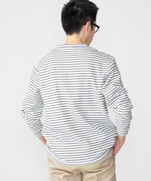 SHIPS（シップス）の「【WEB限定】SHIPS: ワンポイント ロゴ バーズアイ ヘンリーネック ロングスリーブ Tシャツ（Tシャツ/カットソー・メンズ・ホワイト/ブラック/ダークグレー/ネイビー/ライトグレー/オフホワイト/ダークブルー・MEDIUM/SMALL/X-LARGE/LARGE）」の19枚目の写真