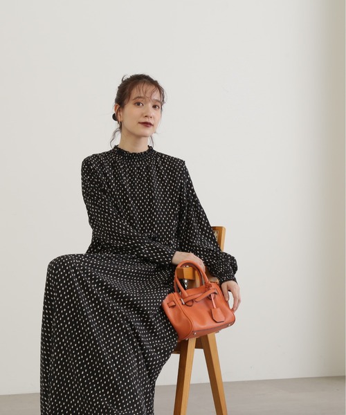 N.（N. Natural Beauty Basic）（エヌエヌナチュラルビューティーベーシック）の「◆ピンタックシャーリングネックワンピース（ワンピース・レディース・ブルー/オフホワイト/ドット・MEDIUM）」の10枚目の写真