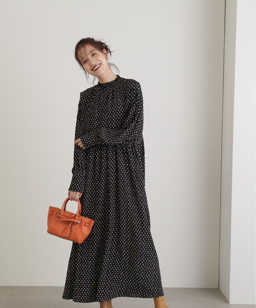 N.（N. Natural Beauty Basic）（エヌエヌナチュラルビューティーベーシック）の「◆ピンタックシャーリングネックワンピース（ワンピース・レディース・ブルー/オフホワイト/ドット・MEDIUM）」の15枚目の写真