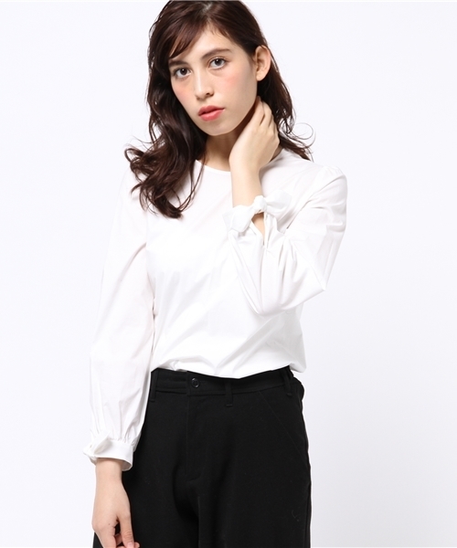 EFFE BEAMS（エッフェビームス）の「EFFE BEAMS / カフリボン ノーカラーブラウス（シャツ/ブラウス・レディース・ホワイト/ベージュ・36/38）」の18枚目の写真