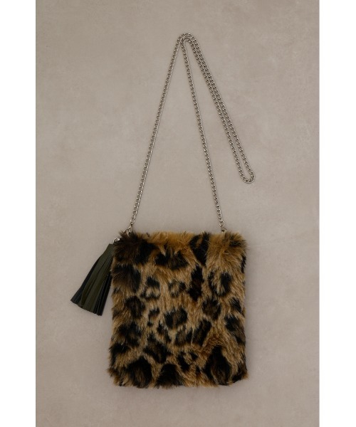AZUL by moussy(アズールバイマウジー)の「タッセルエコファーポシェット(ショルダーバッグ・レディース・アイボリー/ブラウン系その他/グレー・FREE)」の3枚目の写真