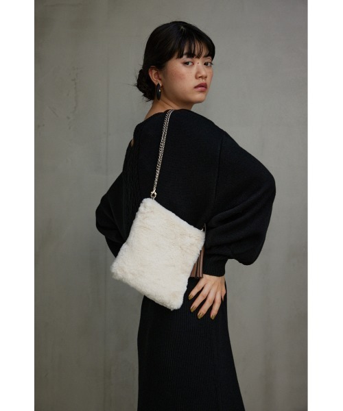 AZUL by moussy(アズールバイマウジー)の「タッセルエコファーポシェット(ショルダーバッグ・レディース・アイボリー/ブラウン系その他/グレー・FREE)」の9枚目の写真