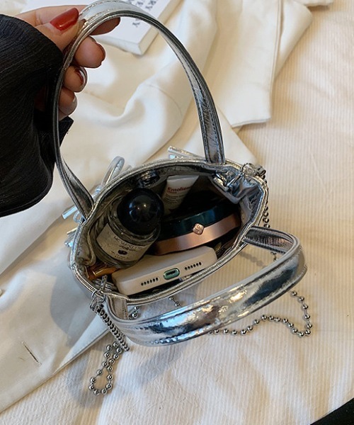 LAC-VERT(ラック・ヴェール)の「2WAY ミニリボンチェーン×ショルダーハンドバッグ(ハンドバッグ・レディース・シルバー・FREE)」の2枚目の写真