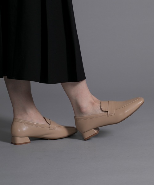 shoes365(シューズスリーシックスファイヴ)の「【shoes365】ローヒールスクエアトゥローファー(ローファー・レディース・オフホワイト/ベージュ/ブラック・24.0cm/24.5cm/23.5cm/23.0cm/22.5cm/25.0cm)」の9枚目の写真