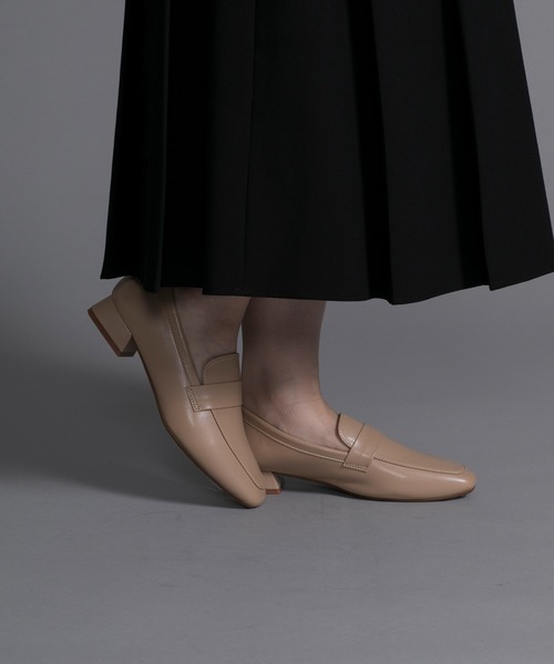 shoes365(シューズスリーシックスファイヴ)の「【shoes365】ローヒールスクエアトゥローファー(ローファー・レディース・オフホワイト/ベージュ/ブラック・24.0cm/24.5cm/23.5cm/23.0cm/22.5cm/25.0cm)」の11枚目の写真