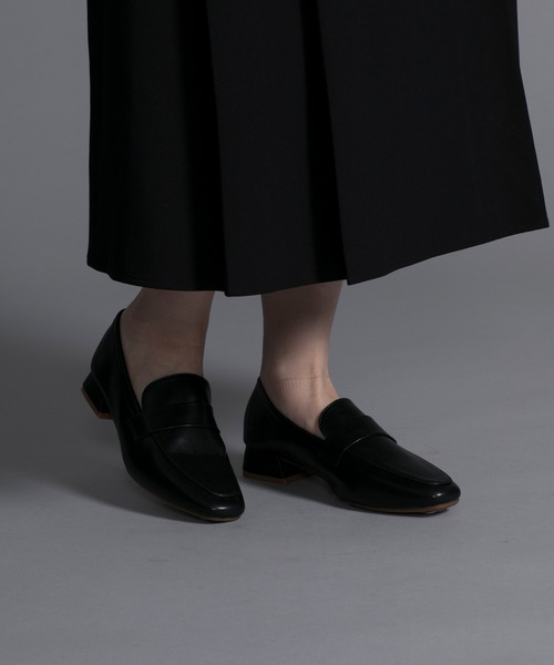 shoes365(シューズスリーシックスファイヴ)の「【shoes365】ローヒールスクエアトゥローファー(ローファー・レディース・オフホワイト/ベージュ/ブラック・24.0cm/24.5cm/23.5cm/23.0cm/22.5cm/25.0cm)」の20枚目の写真