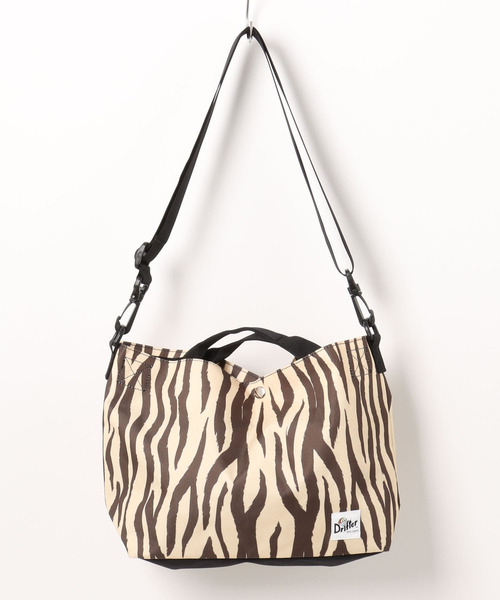 Drifter（ドリフター）の「CARRY ALL BAG／キャリーオールバッグ（ショルダーバッグ・レディース・ホワイト×ブラック/ブラック×ブラック/スカイブルー系/レオパード/ブラック系その他/ゼブラ/ブラウン/グリーン系カモフラージュ/ドット・FREE）」の11枚目の写真