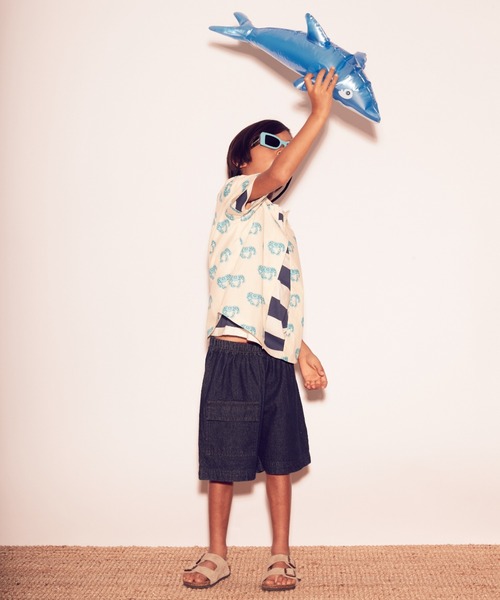 Wynken（ウィンケン）の「Wynken / カニ柄半袖シャツ（シャツ/ブラウス・キッズ・ターコイズブルー・2Y/4Y/6Y/8Y）」の4枚目の写真