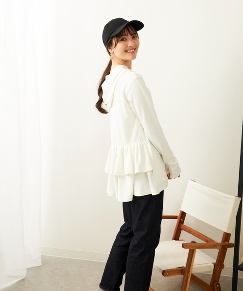 Ocean Pacific（オーシャンパシフィック）の「レディース ティアードラッシュガード 水着 UVカット フリル ルームウェア 水陸両用  ヨガウェア  ピラティス  トレーニングウェア（ラッシュガード・レディース・オフホワイト/ブラック/ブラック×グレー/ベージュ・LARGE/MEDIUM/XX-LARGE/X-LARGE）」の16枚目の写真