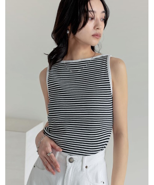 Re:EDIT（リエディ）の「[新色追加]ボートネックリブタンクトップ（タンクトップ・レディース・チャコールグレー/ブラック/ホワイト×ブラック/ホワイト/レッド・MEDIUM/LARGE）」の4枚目の写真