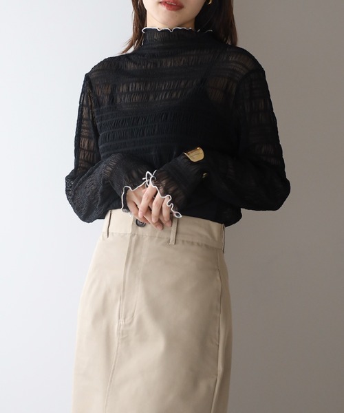 Bonjour Sagan(ボンジュールサガン)の「配色パイピングシアータートルプルオーバー(Tシャツ/カットソー・レディース・アイボリー/チャコールグレー/ホワイト/ブラック・FREE)」の3枚目の写真
