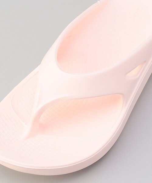 OOFOS（ウーフォス）の「OOFOS/ウーフォス OOoriginal / ウーオリジナル（サンダル・レディース・ブラック/ベージュ/ピンク・6/8/7）」の11枚目の写真