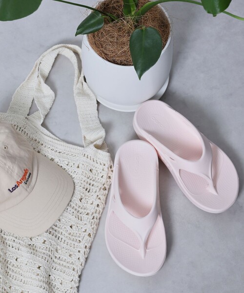 OOFOS（ウーフォス）の「OOFOS/ウーフォス OOoriginal / ウーオリジナル（サンダル・レディース・ブラック/ベージュ/ピンク・6/8/7）」の17枚目の写真