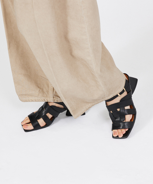 Au BANNISTER(オゥバニスター)の「グルカ風ヒールサンダル(サンダル・レディース・ブラウン/グリーン/ブラック・35/36/37/38/39)」の6枚目の写真