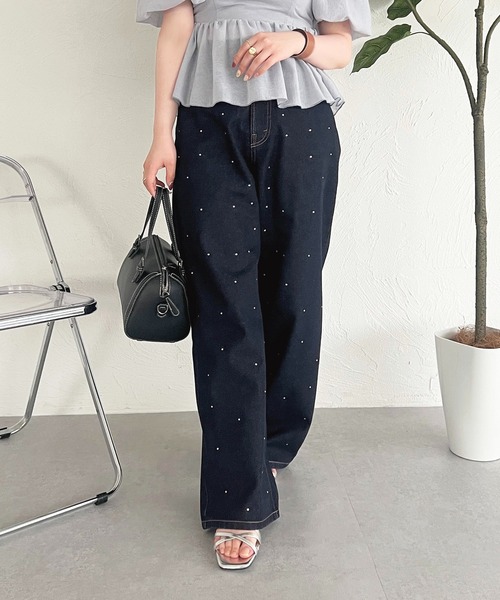 apres jour(アプレジュール)の「ハイウエストラインストーンデニムパンツ【ZOZOTOWN限定アイテム】(デニムパンツ・レディース・ライトブルー/ダークインディゴブルー・SMALL/X-LARGE/MEDIUM)」の5枚目の写真