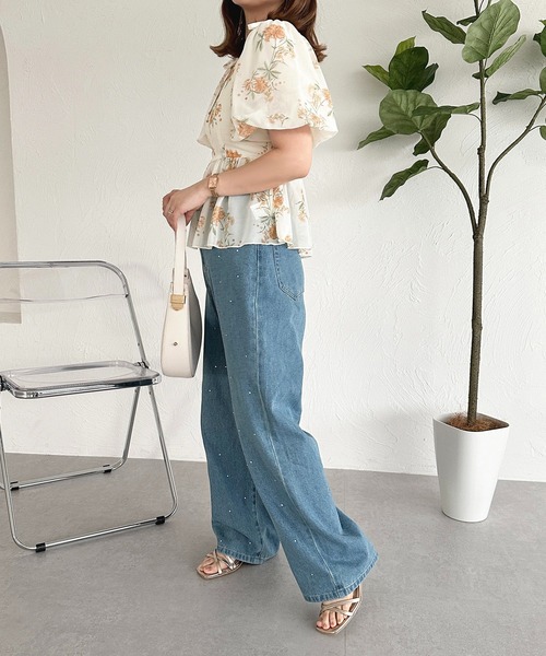 apres jour(アプレジュール)の「ハイウエストラインストーンデニムパンツ【ZOZOTOWN限定アイテム】(デニムパンツ・レディース・ライトブルー/ダークインディゴブルー・SMALL/X-LARGE/MEDIUM)」の22枚目の写真