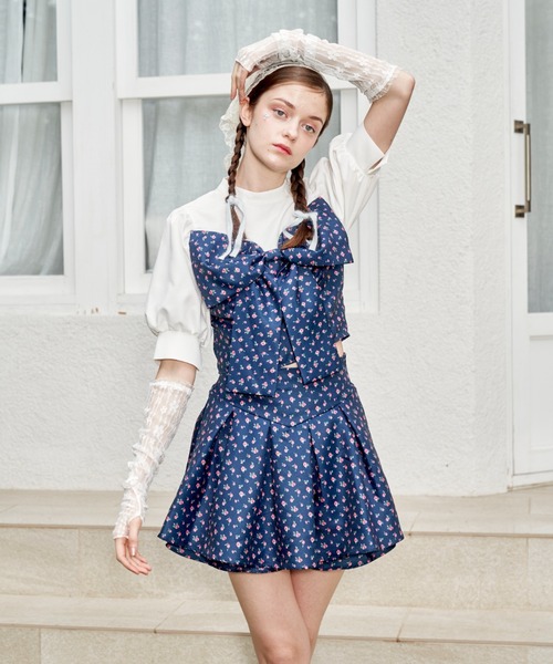 Lovilyn（ラヴィリン）の「ビッグリボンビスチェドッキングブラウス