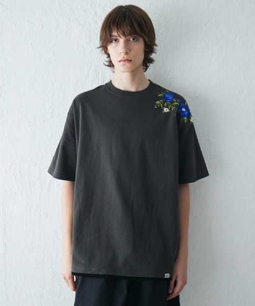 rehacer（レアセル）の「rehacer : Fringe Flower Wide CS / フリンジ フラワー ワイド カットソー（Tシャツ/カットソー・メンズ・スミクロ/ベージュ/ホワイト・MEDIUM/LARGE/X-LARGE）」の13枚目の写真